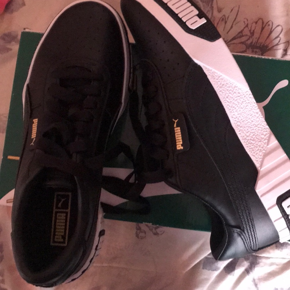 WOMENS SHOES ! 🙂